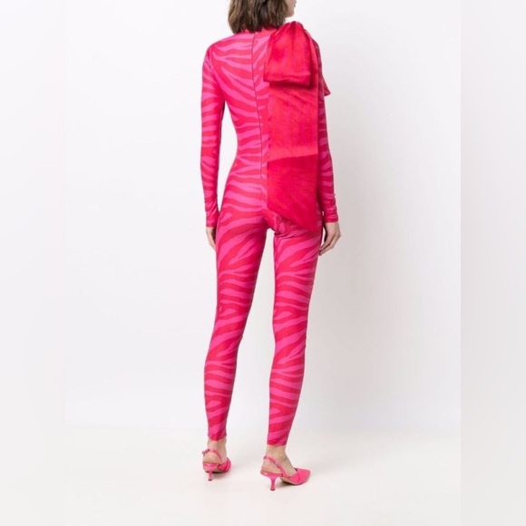 New Atu Body Couture Tiger-print Organza Bow Catsuit Pink Brand New

Bin: K - Picture 2 of 5
